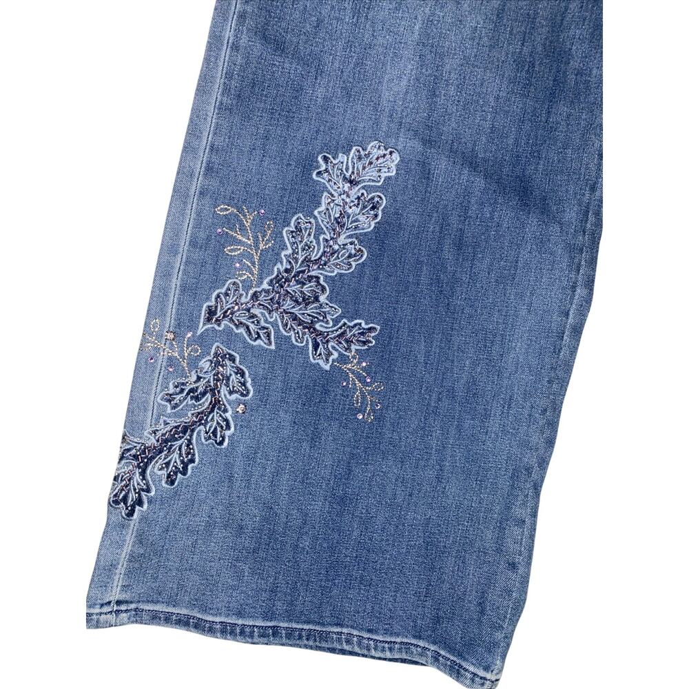 Embellished Embroidered Chico’s NWT Women’s Jeans Wide Leg Size 4R / US 20R - Picture 2 of 13